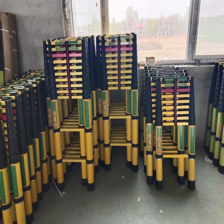 سلم منزلي قابل للسحب